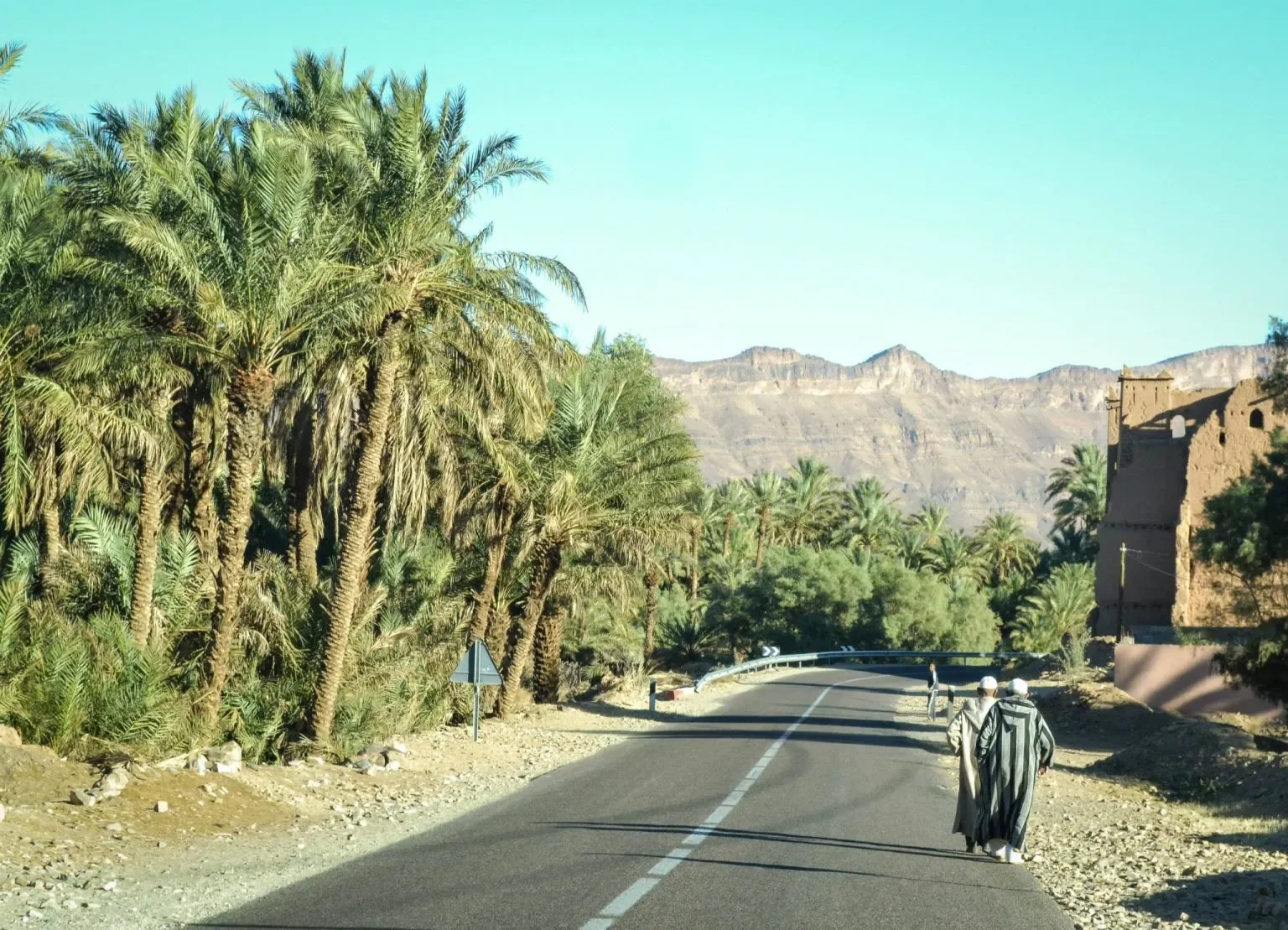 The road through the Drâa Valley on the approach to Ouarzazate.