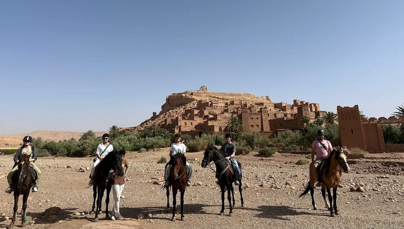Horse riding — Aït Ben Haddou — operator photograph.