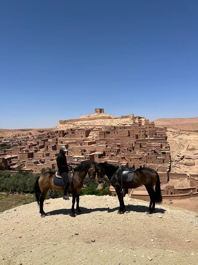 Horse riding — Aït Ben Haddou — operator photograph.