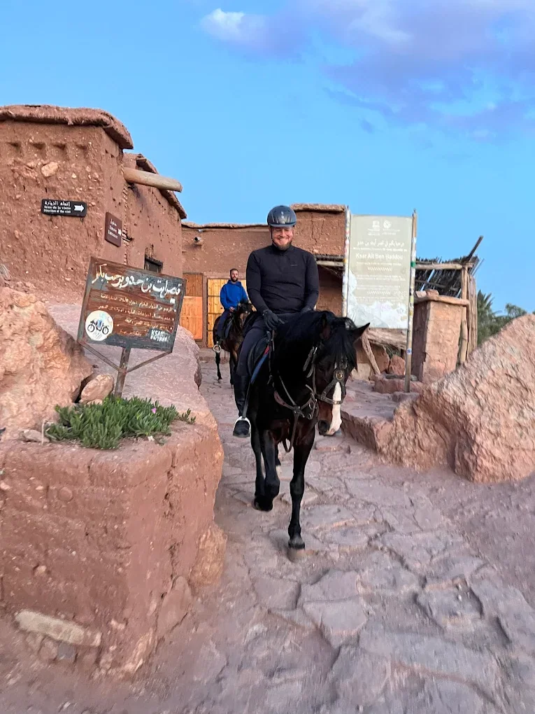 Horse riding — Aït Ben Haddou — operator photograph.